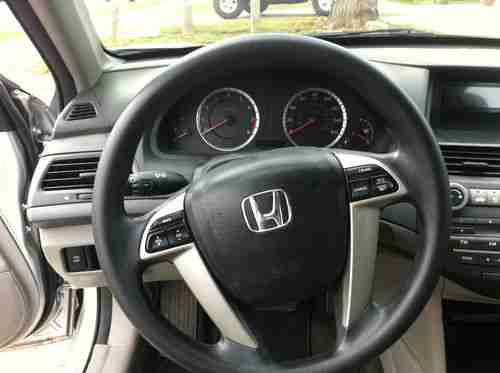 Clean, Beautiful, Silver, 4 door, image 7