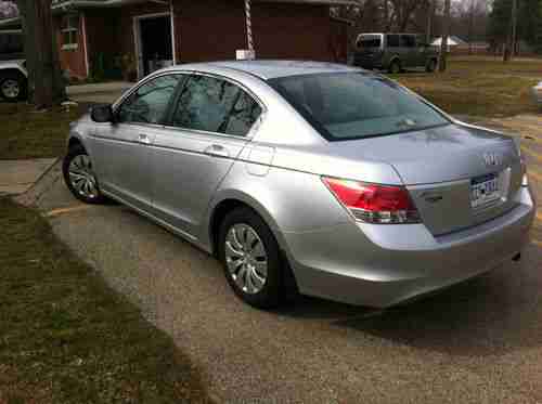 Clean, Beautiful, Silver, 4 door, image 9