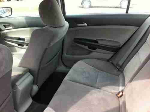 Clean, Beautiful, Silver, 4 door, image 14