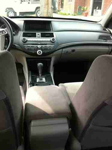 Clean, Beautiful, Silver, 4 door, image 15