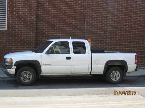 2002 gmc sierra k2500 base extended cab pickup 4-door 6.0l