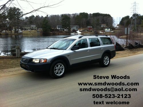 2004 volvo xc70 base wagon 4-door 2.5l