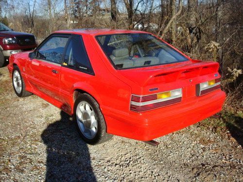 1993 ford mustang svt cobra hatchback 2-door 5.0l