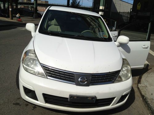 2007 nissan versa s hatchback 4-door 1.8l