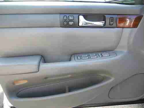 2001 Cadillac Seville SLS Sedan 4-Door 4.6L Clean Title, image 15