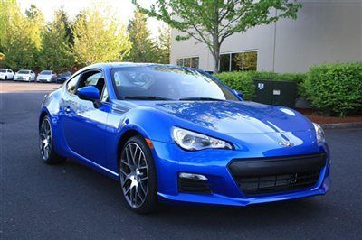 2013 subaru brz premium. almost new with only 1k miles. 18 inch wheels.