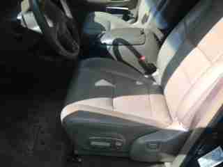 2001 Toyota Sequoia SR5 4WD - NO RESERVE ~ Leather – Excellent Shape!, image 7