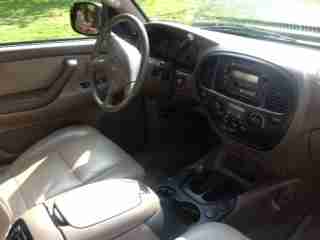 2001 Toyota Sequoia SR5 4WD - NO RESERVE ~ Leather – Excellent Shape!, image 10