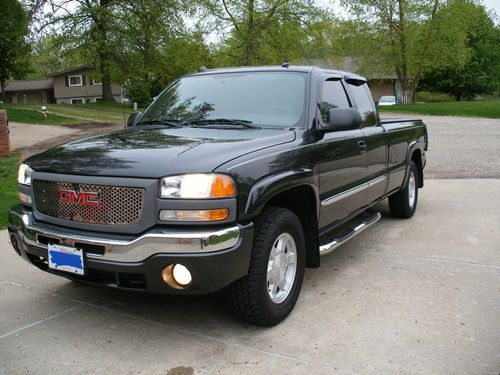2004 gmc sierra 1500 sle extended cab, 4x4, mint, like new, 4 doors