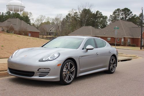 2010 porsche panamera 4s hatchback all services performed, no accidents, clean!!