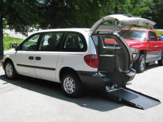 2007 white se! 2013 handicap wheelchair mobility van