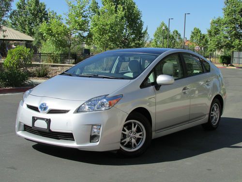 2010 prius iv solar navigation leather/heated rear camera bluetooth jbl sound