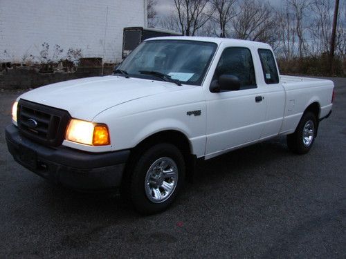 Clean truck! great miles ! 3.0 v6 auto rwd