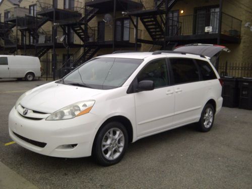 Toyota sienna awd