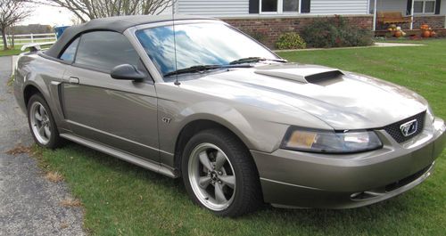 2001 ford mustang gt convertible 2-door 4.6l