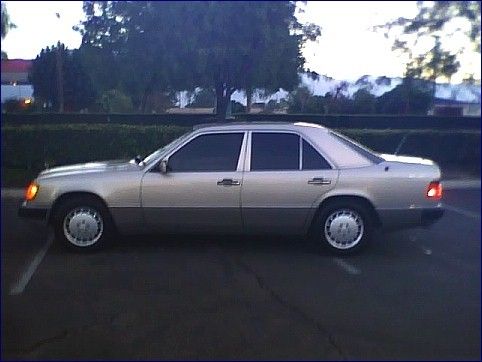 93 mercedes clean title &amp; car fax,