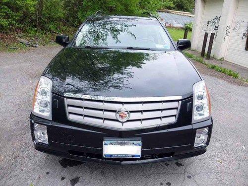 2005 cadillac srx - awd, northstar v8, fully loaded.