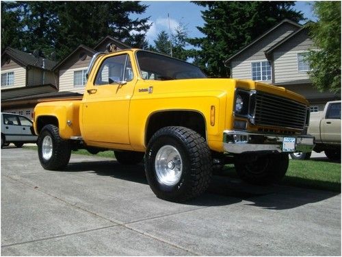 1976 chevy cheyenne. 4x4, regular cab, step-side, striking yellow, really nice!