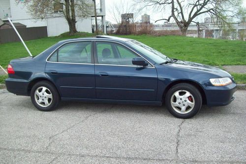 1999 Honda Accord EX Sedan 4-Door 2.3L 5spd.162k cold A/C near mint condition., image 5