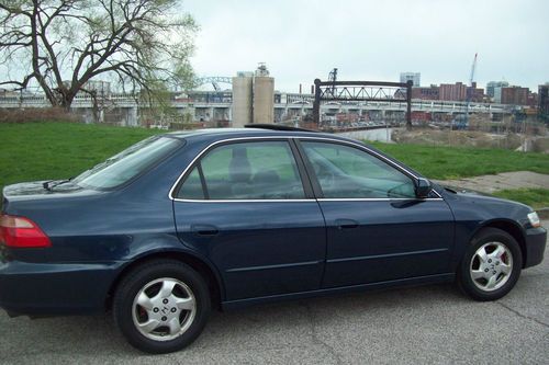 1999 Honda Accord EX Sedan 4-Door 2.3L 5spd.162k cold A/C near mint condition., image 22