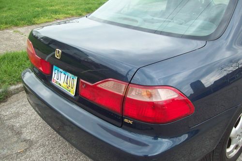 1999 Honda Accord EX Sedan 4-Door 2.3L 5spd.162k cold A/C near mint condition., image 24