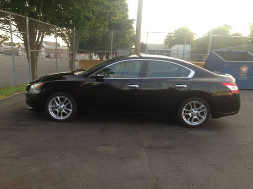 2010 nissan maxima