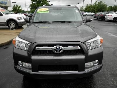 SR5 SUV 4.0L Leather Sunroof CD Premium Package 8 Speakers toyota 4x4, image 3