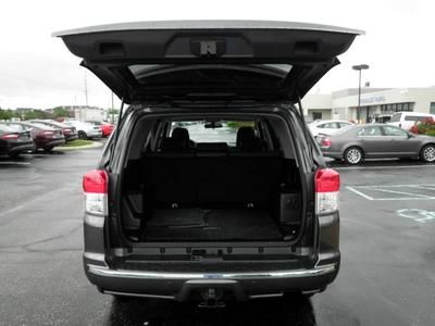 SR5 SUV 4.0L Leather Sunroof CD Premium Package 8 Speakers toyota 4x4, image 9