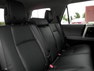 SR5 SUV 4.0L Leather Sunroof CD Premium Package 8 Speakers toyota 4x4, image 11