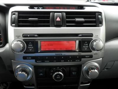 SR5 SUV 4.0L Leather Sunroof CD Premium Package 8 Speakers toyota 4x4, image 19