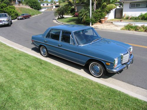 1973 mercedes benz 220 l4 2.2l blue