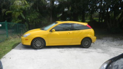 2003 ford focus svt hatchback 3-door 2.0l