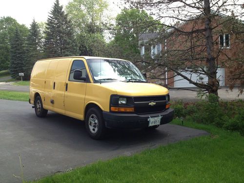 2004 chevrolet express 1500 base standard cargo van 3-door 4.3l