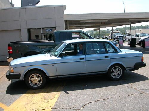 1987 volvo 240 sedan 5 speed