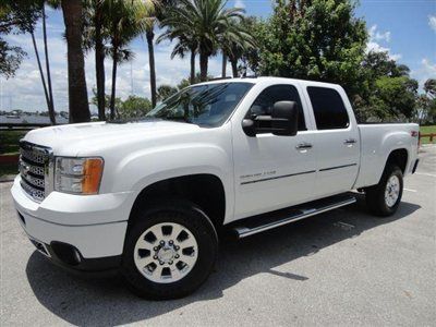 2011 gmc sierra 2500hd denali: diesel, nav, htd/ac seats, 30k miles, like new!!!