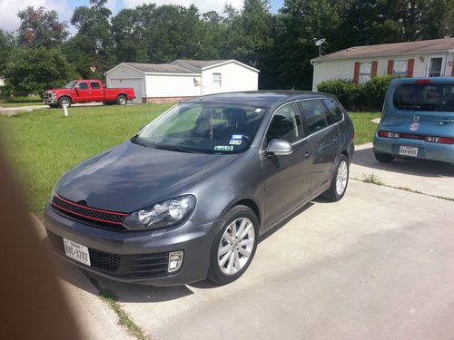 2011 volkswagen jetta tdi  sport wagon   only 9900 miles