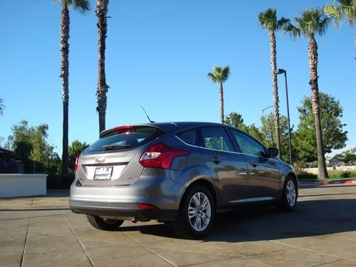 2012 ford focus sel only 17k miles, hatchback, sync, automatic, low reserve