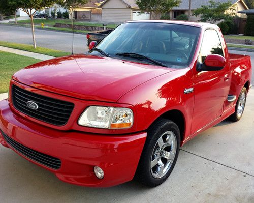 2001 01 ford lightning svt f-150 f150 super charged 5.4 l v8 red pick up truck