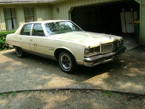 1978 pontiac bonneville base sedan 4-door