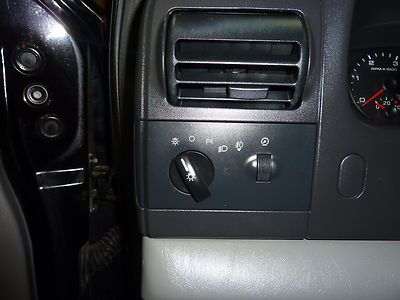 Diesel Truck 6.0L AM/FM radio Power steering 4-Wheel Disc Brakes ABS brakes, image 15
