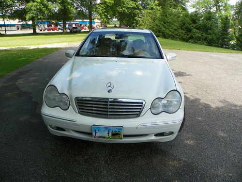 2004 mercedes-benz c240 base sedan 4-door 2.6l,white 4 dr., loaded with options