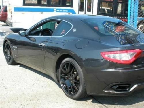 Rare beautiful batmobile grey 2008 maserati granturismo