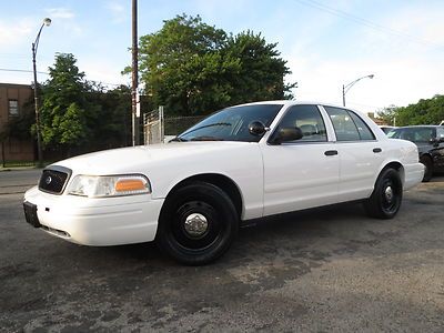 White p71 ex police 99k miles pw pl suburban illinois car