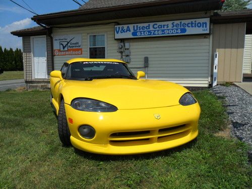 1995 dodge viper base convertible 2-door 8.0l