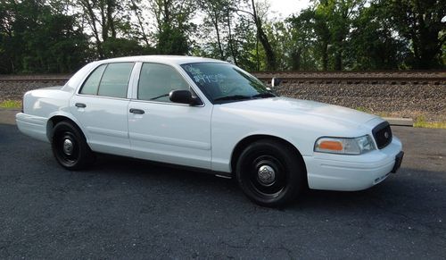 2006 ford crown victoria police interceptor sedan 4-door 4.6l