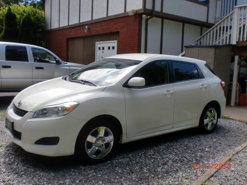 2010 toyota matrix base wagon 4-door 1.8l 2 wd great gas mileage