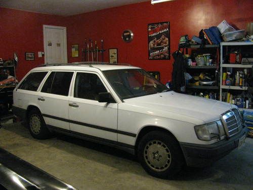 1988 mercedes benz 300te, for parts or rebuild, good body