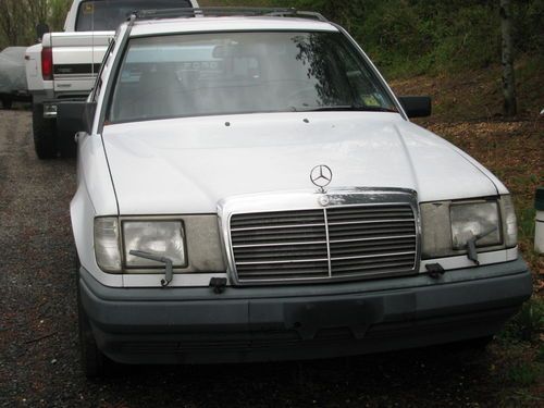 1988 Mercedes Benz 300TE, for parts or rebuild, good body, image 2