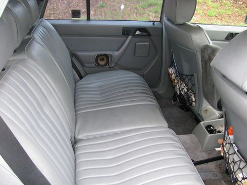1988 Mercedes Benz 300TE, for parts or rebuild, good body, image 4