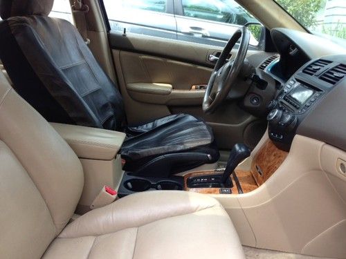 2003 Honda Accord EX Sedan 4-Door 3.0L, image 4